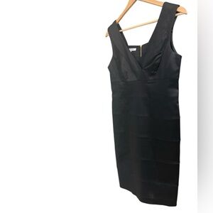 Judith & Charles EUC sz10 black satin effect shift Mini w/ flattering darts